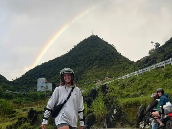 Arc-en-ciel sur les montagnes de la boucle de Ha Giang
